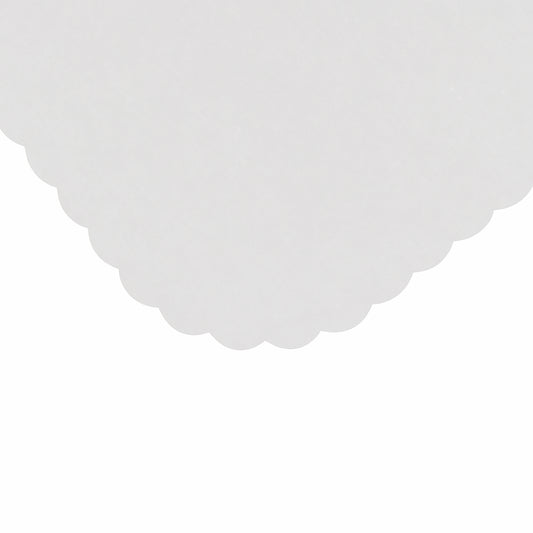 White Traymat, 14" x 19", Scallop Close-up