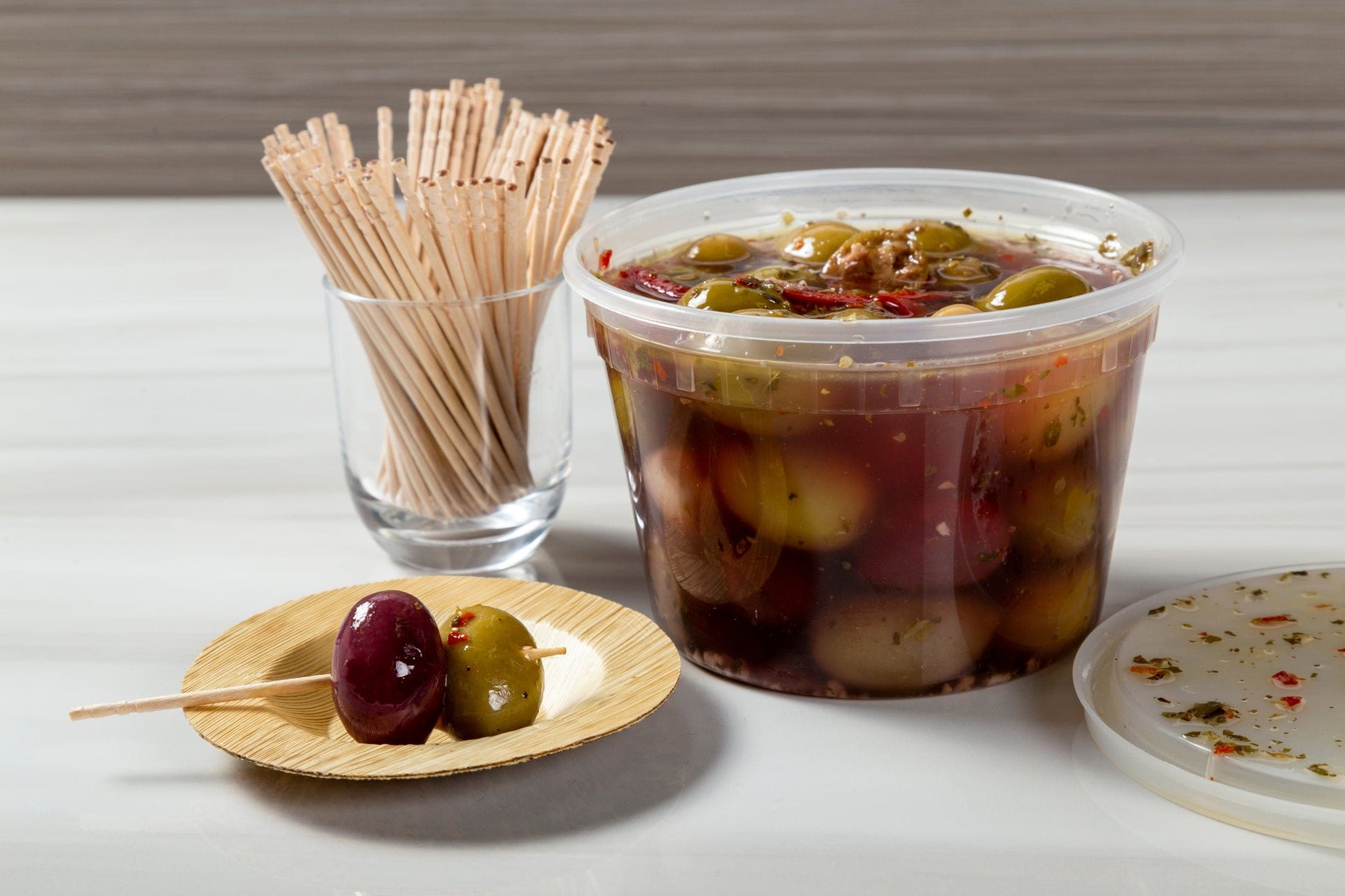 AmerCareRoyal Take-Out/Dine-In/Take Out Containers/Deli Containers 16 oz. Clear Deli Containers and Lids, Case of 240 or Pallet (40 Cases)