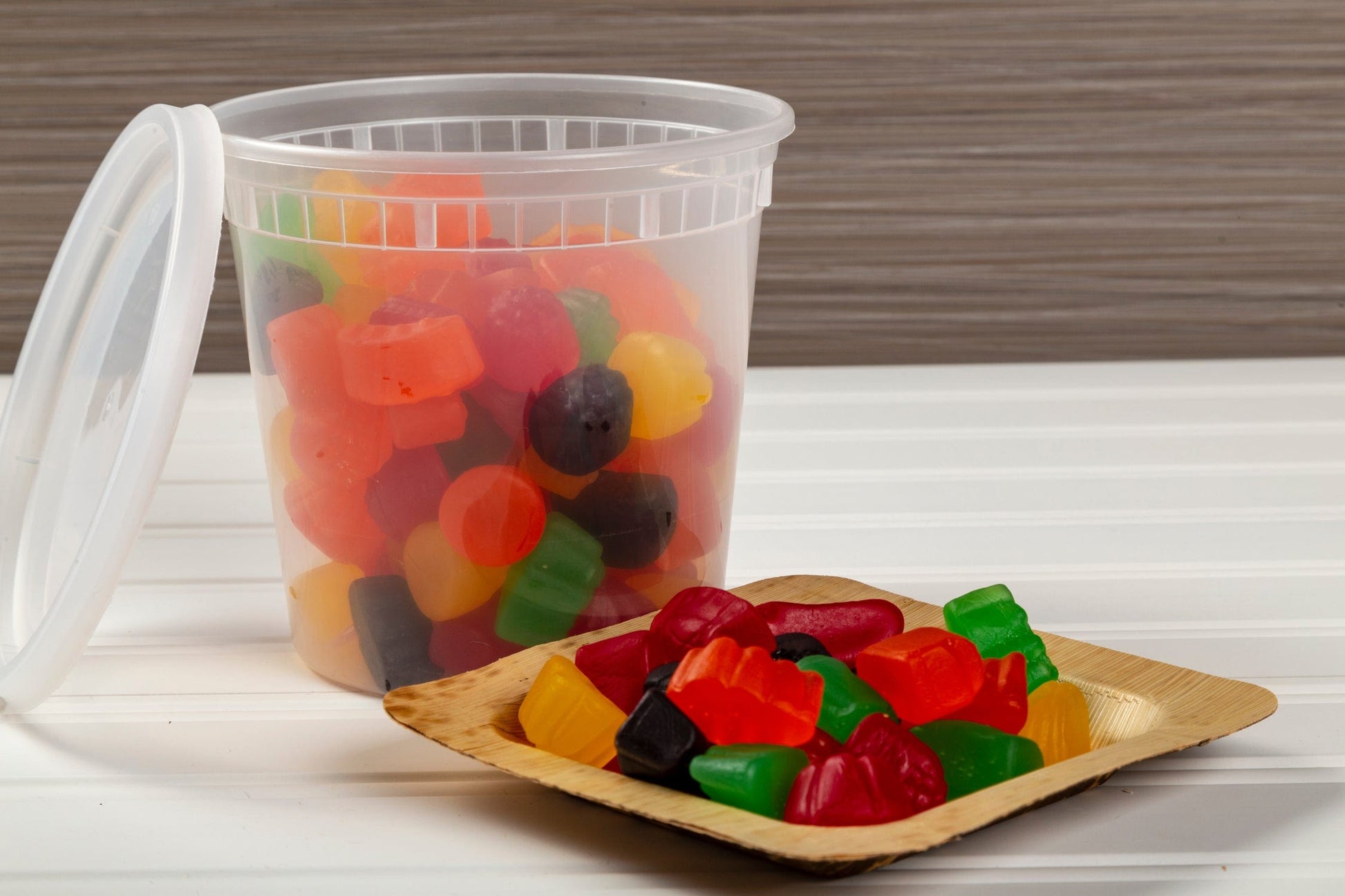 AmerCareRoyal Take-Out/Dine-In/Take Out Containers/Deli Containers 24 oz. Clear Deli Containers and Lids, Case of 240