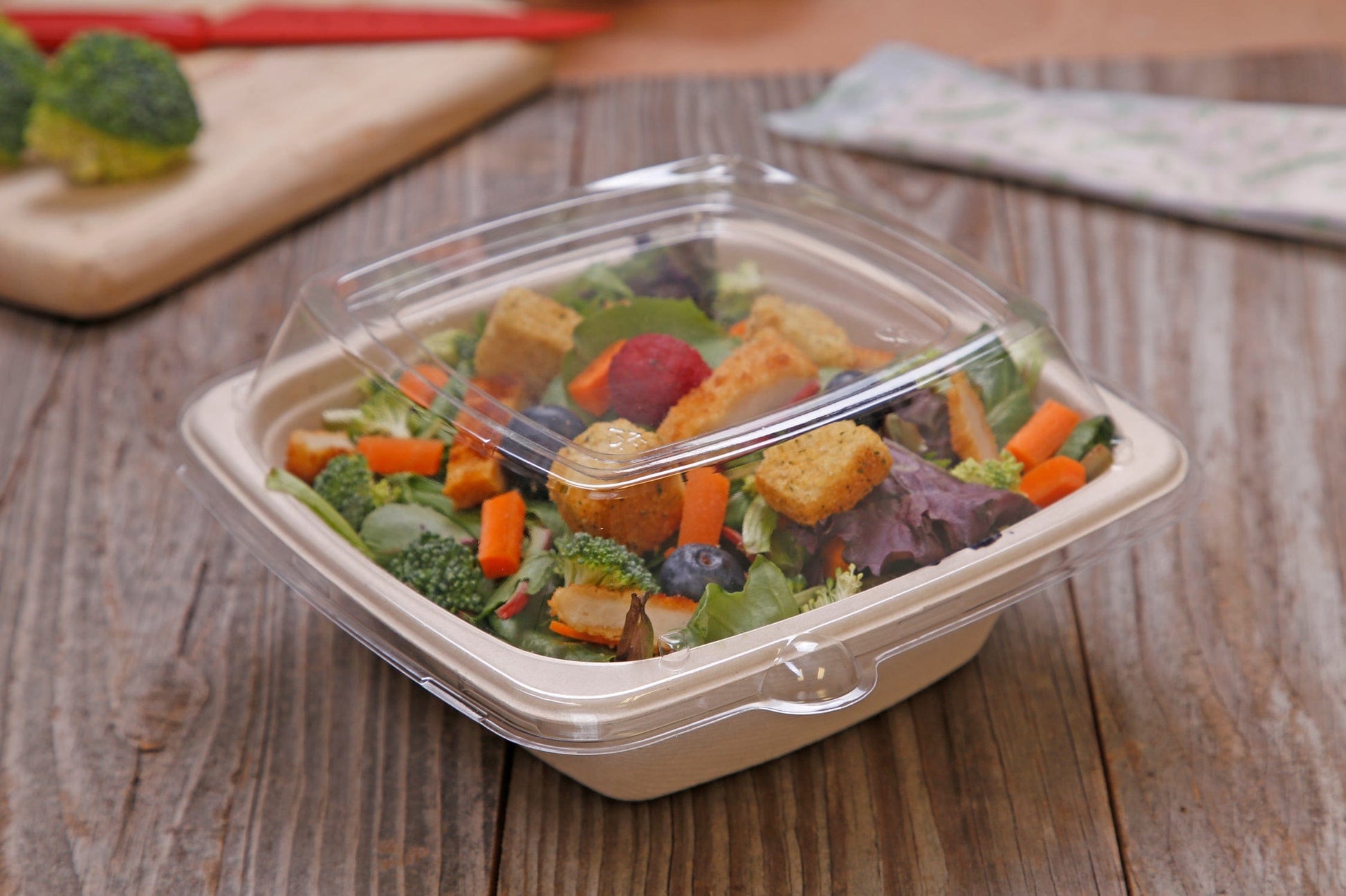 CiboWares.com Take-Out/Dine-In/Disposable Tableware/Disposable Bowls Clear Lid for 24-32-40 oz. Square Tan Bowls, Case of 300