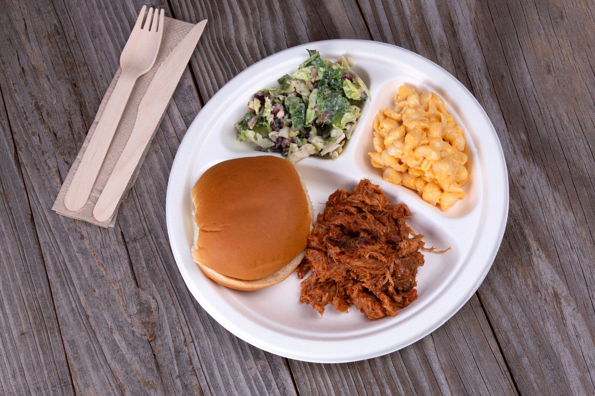CiboWares.com Take-Out/Dine-In/Disposable Tableware/Disposable Plates 9" - 3 Section Round Heavy Molded Fiber Plates, Case of 500