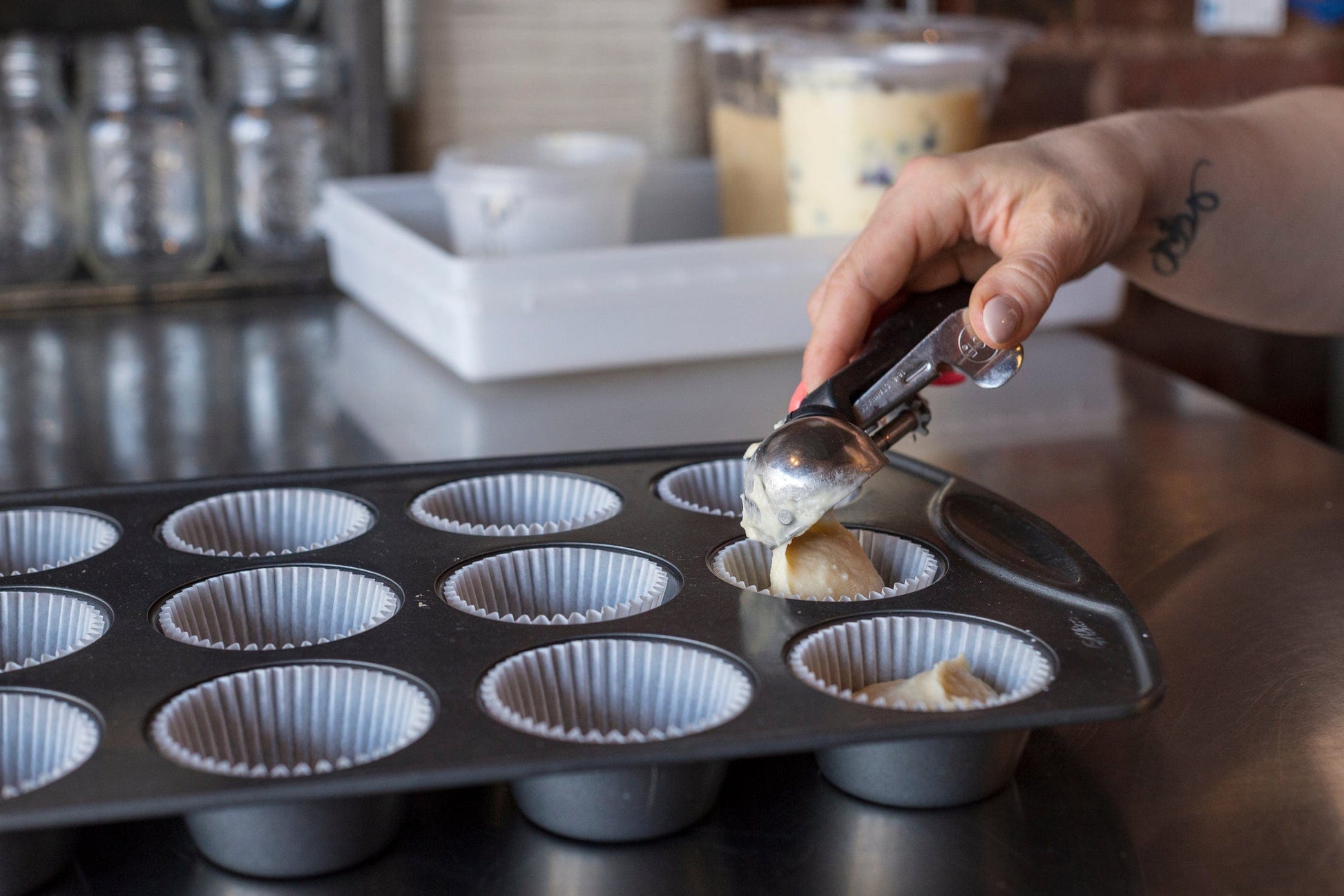 CiboWares Back of the House/Baking Supplies/Baking Cups Case of 10,000 4.5" White Standard Size Baking Cups, 500 & 10,000