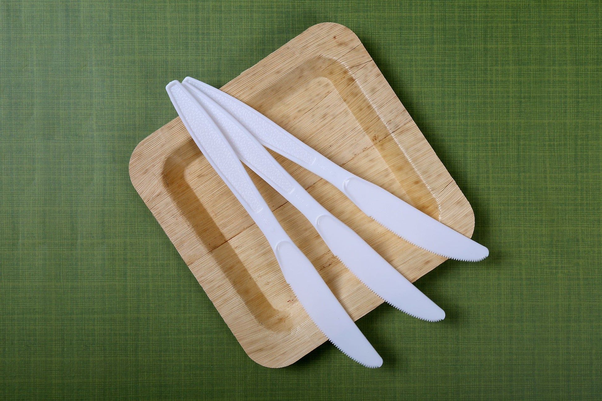 AmerCareRoyal Take-Out/Dine-In/Disposable Cutlery And Utensils/Disposable Cutlery/Disposable Knives Bulk Heavy White Polystyrene Knives, Case of 1,000